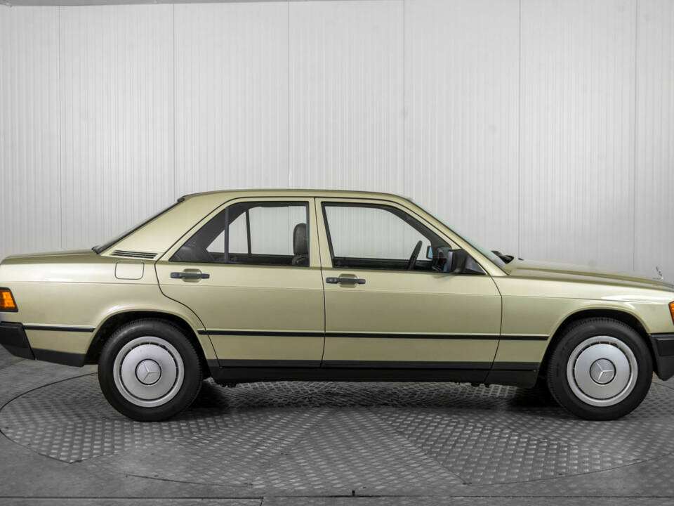 Imagen 10/50 de Mercedes-Benz 190 E (1986)