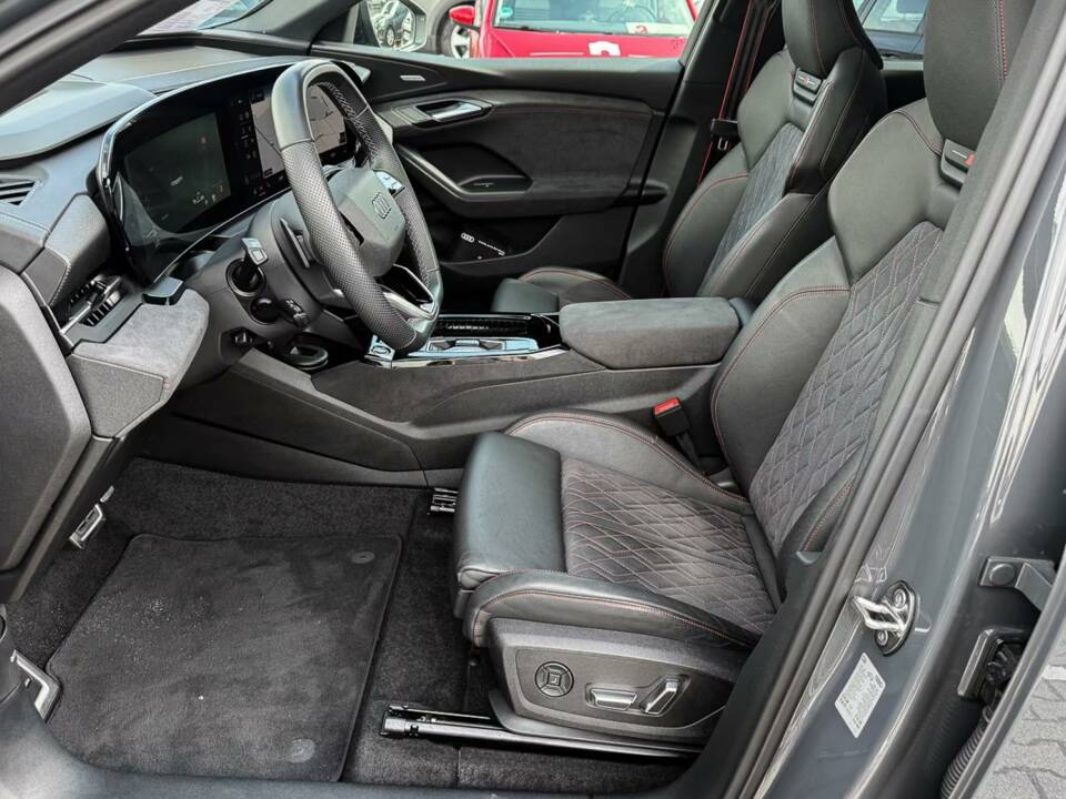 Image 7/15 of Audi Q6 e-tron quattro (2024)