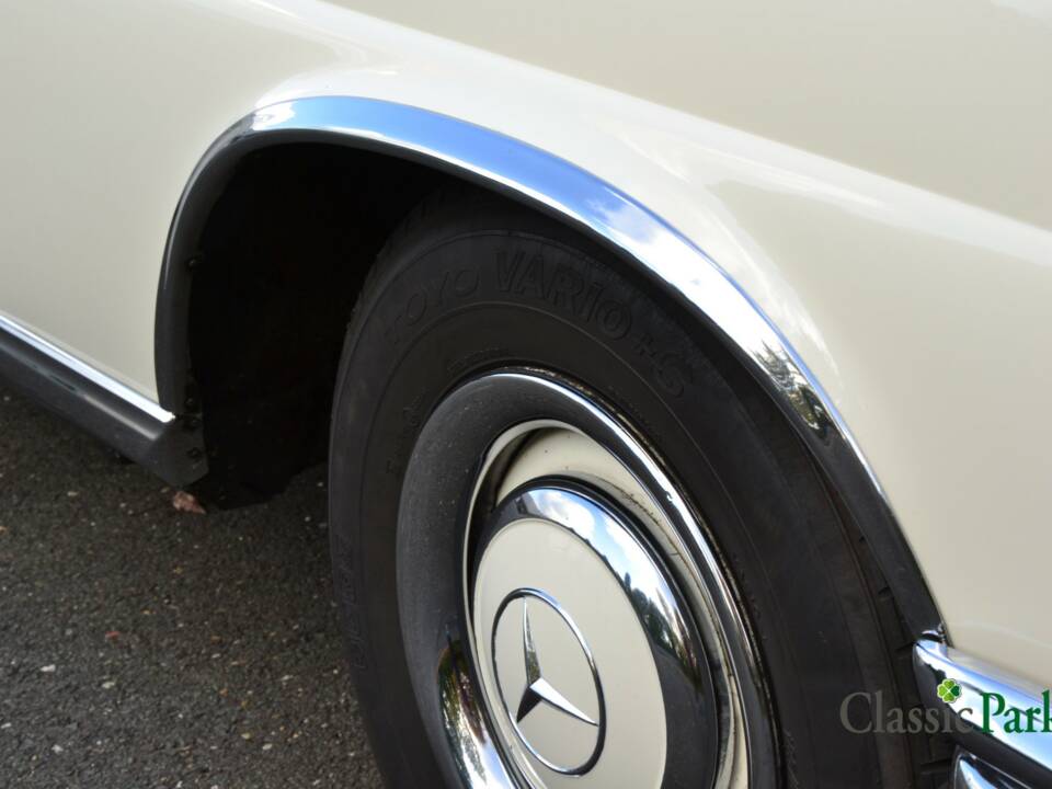 Image 46/50 of Mercedes-Benz 250 SE (1966)