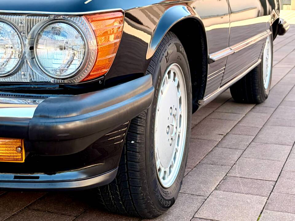 Immagine 5/20 di Mercedes-Benz 560 SL (1986)