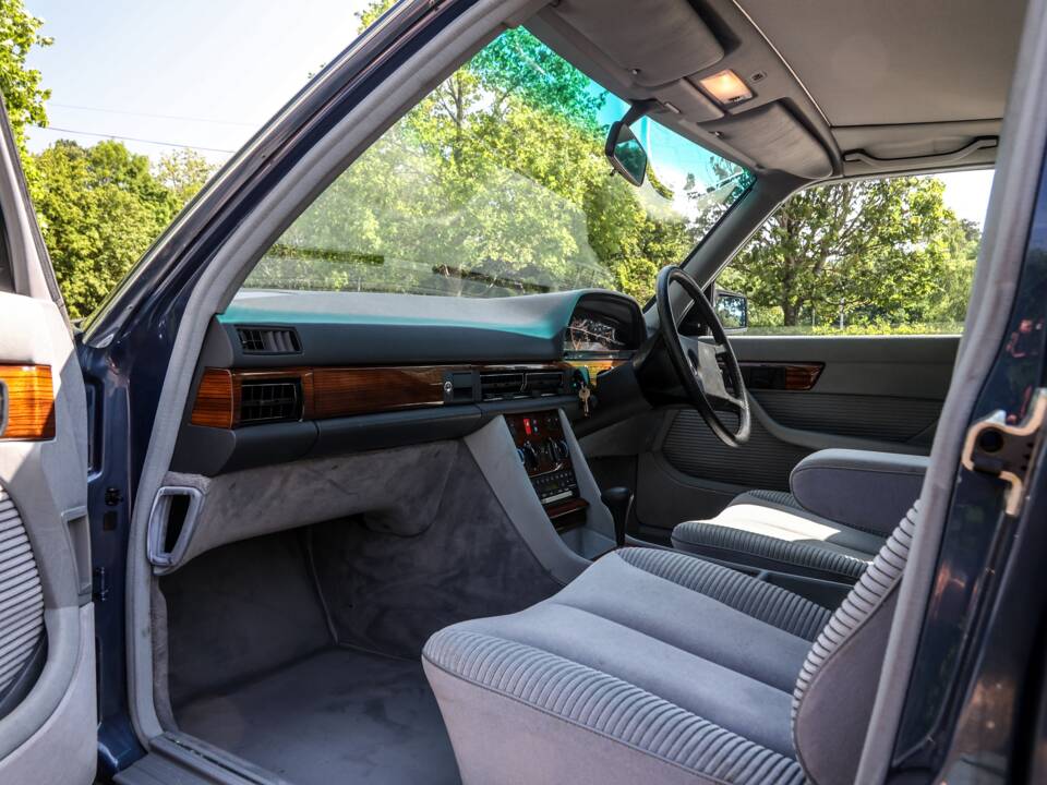 Immagine 30/44 di Mercedes-Benz 500 SE (1985)