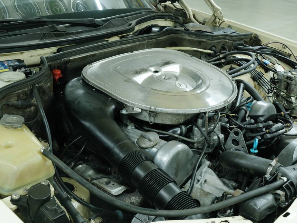 Bild 18/50 von Mercedes-Benz 380 SE (1980)