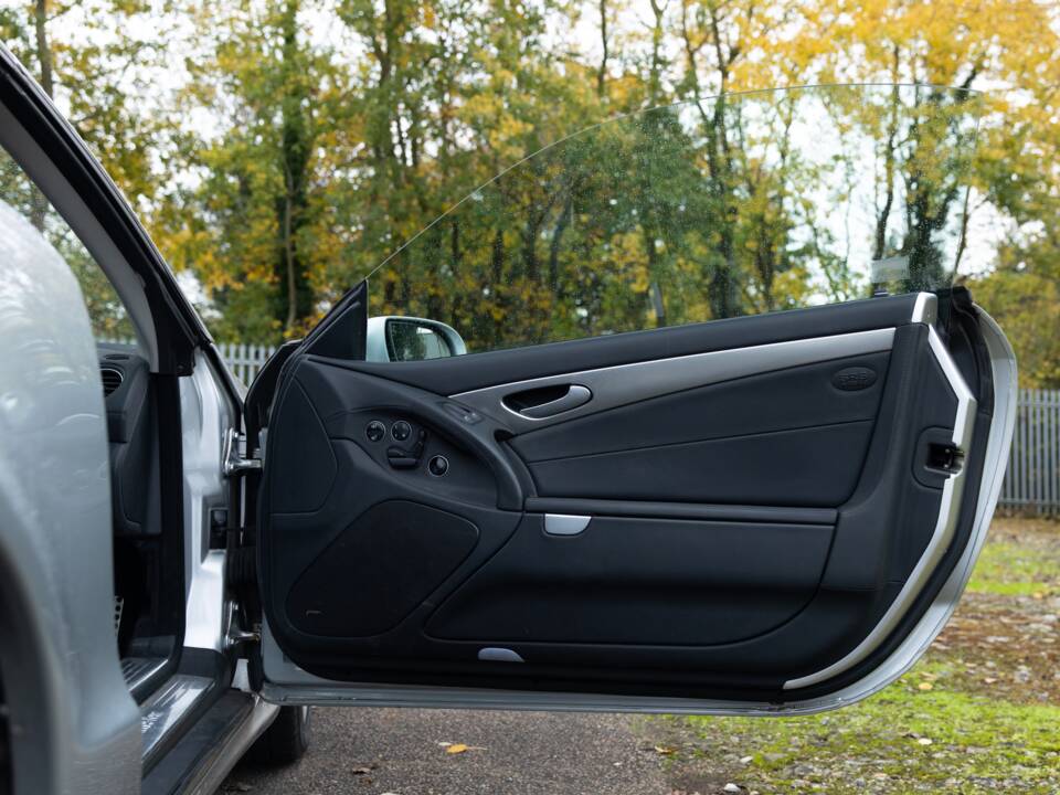 Image 23/41 of Mercedes-Benz SL 350 (2007)
