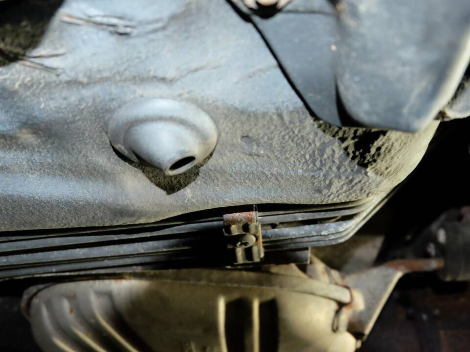 Bild 38/40 von Mercedes-Benz E 500 (1993)