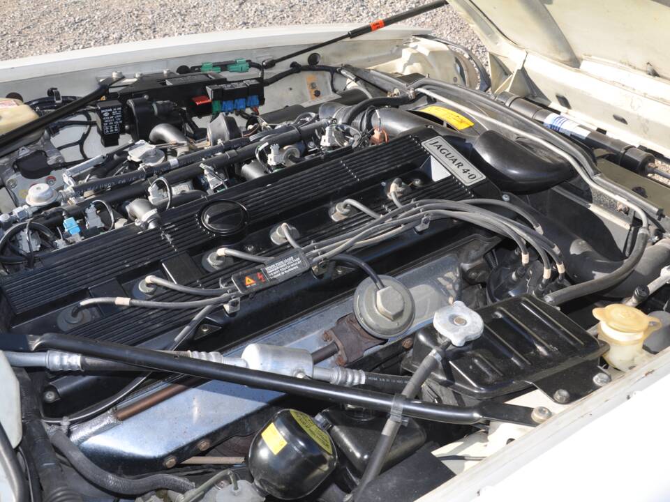 Image 3/7 of Jaguar XJS 4.0 (1994)
