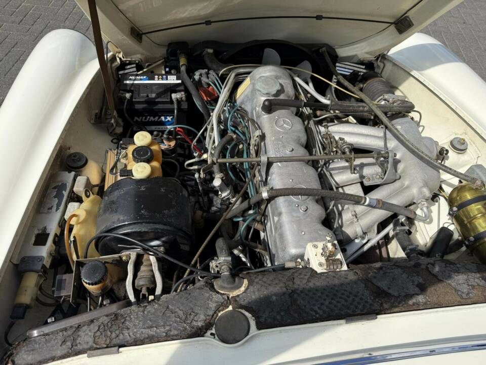 Immagine 46/50 di Mercedes-Benz 280 SL (1968)
