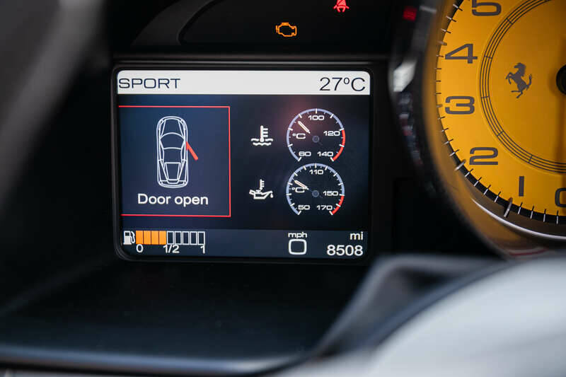 Image 8/50 of Ferrari 458 Italia (2012)