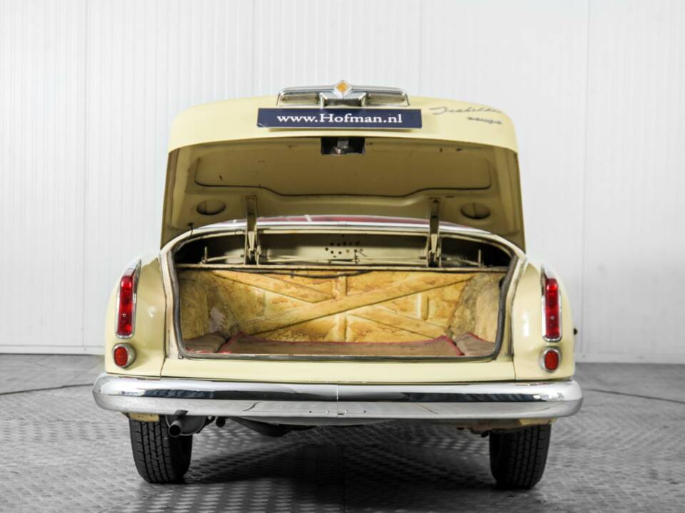 Image 39/50 of Borgward Isabella Coupe (1958)