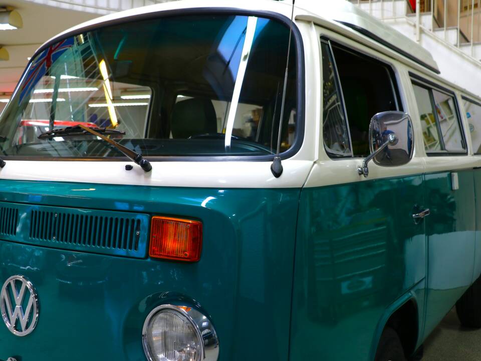 Bild 12/38 von Volkswagen T2b Camper (1974)