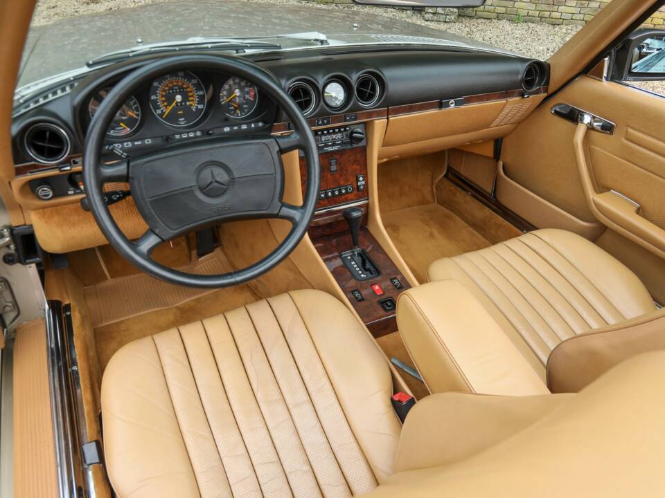 Image 31/50 de Mercedes-Benz 560 SL (1988)