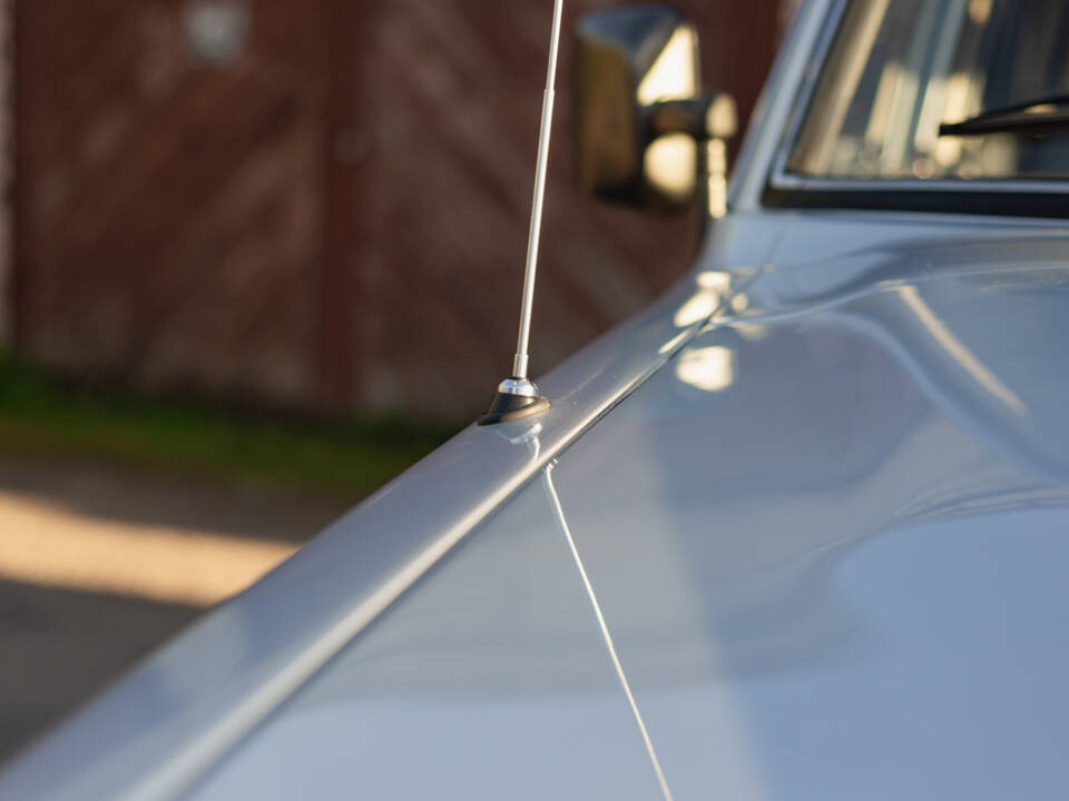 Image 20/100 of Toyota Land Cruiser HJ61 GX (1987)