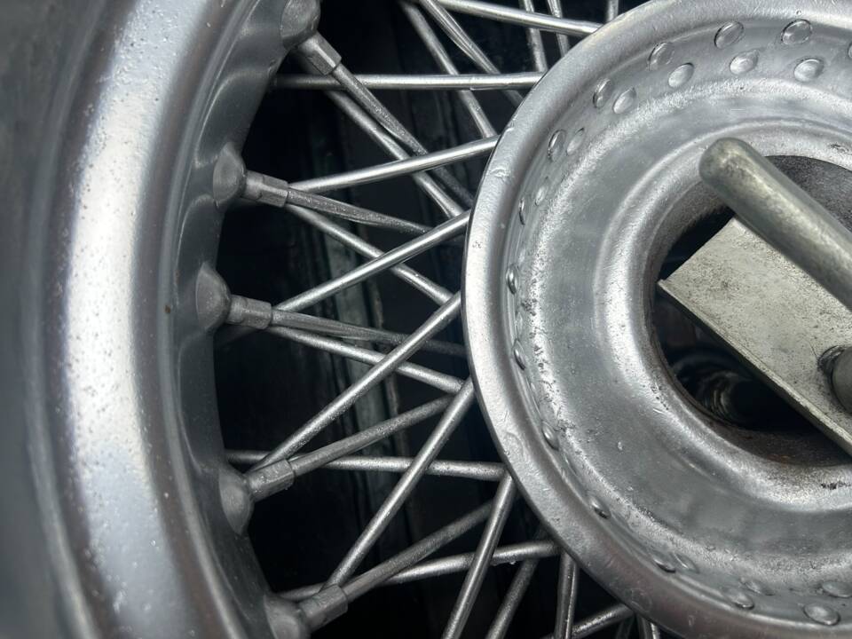 Image 20/39 de Jaguar Type E 4.2 (1966)