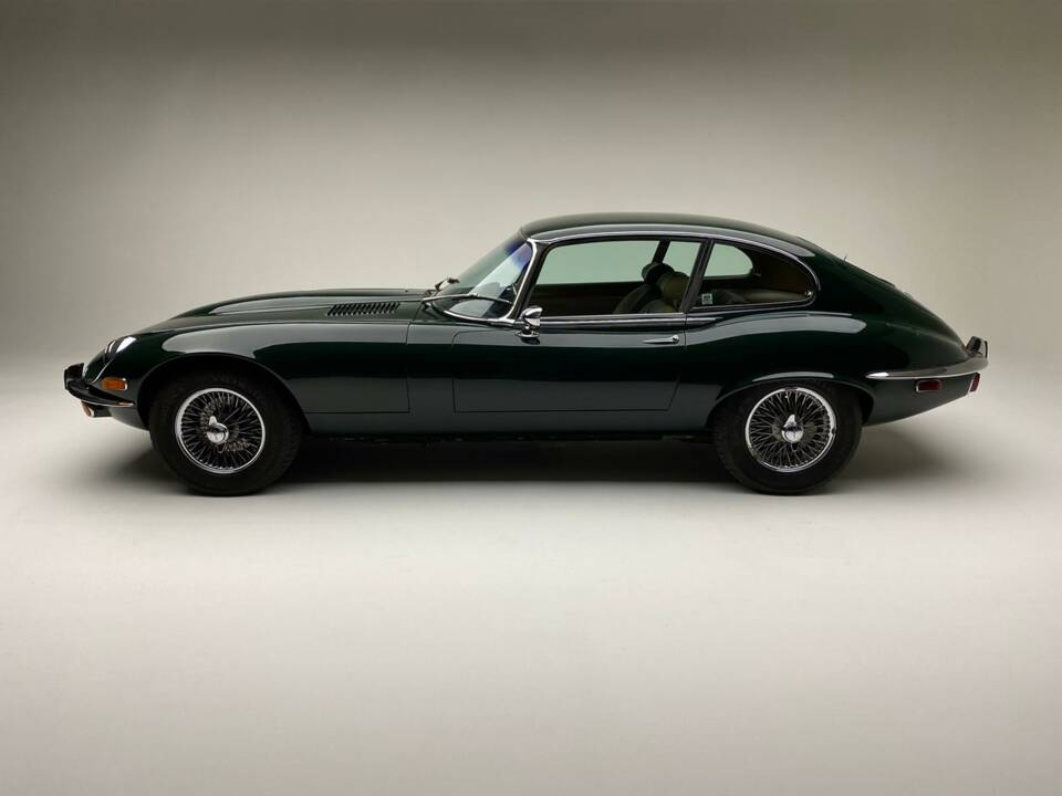 Bild 2/15 von Jaguar E-Type V12 (2+2) (1972)