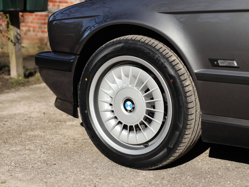 Imagen 61/97 de BMW M5 (1989)