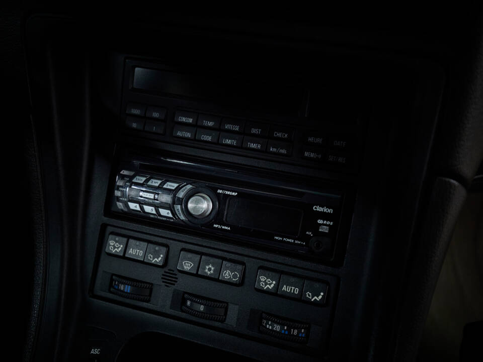 Image 52/81 de BMW 850i (1991)