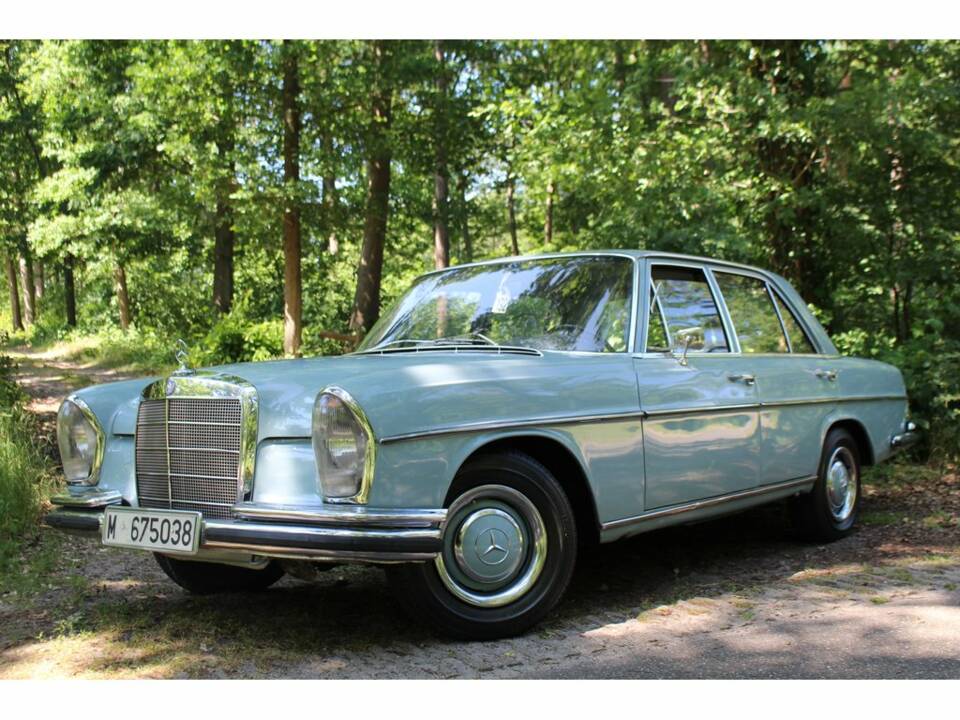 Afbeelding 1/8 van Mercedes-Benz 250 SE (1968)