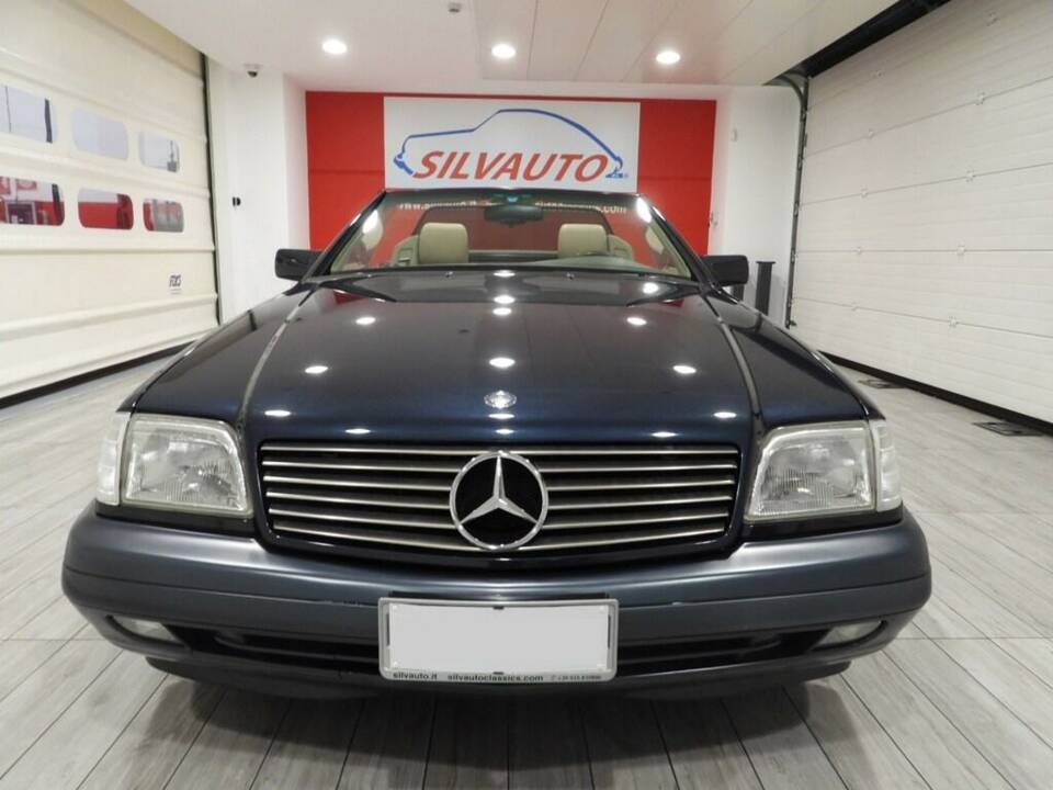 Image 2/14 of Mercedes-Benz SL 320 (1996)