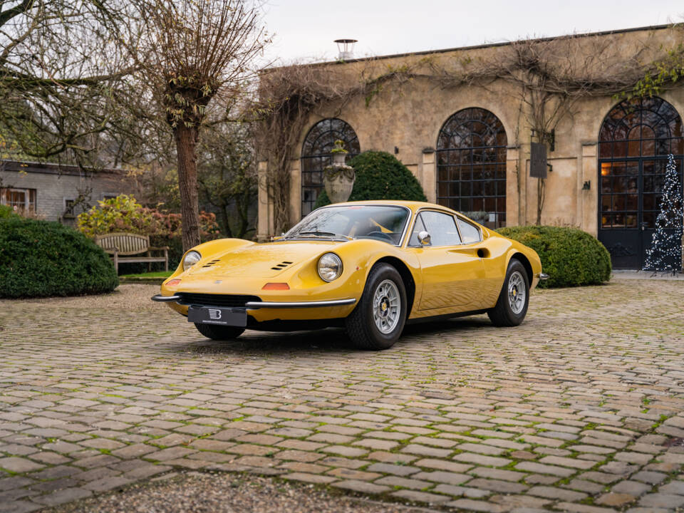 Image 3/25 of Ferrari Dino 246 GT (1970)