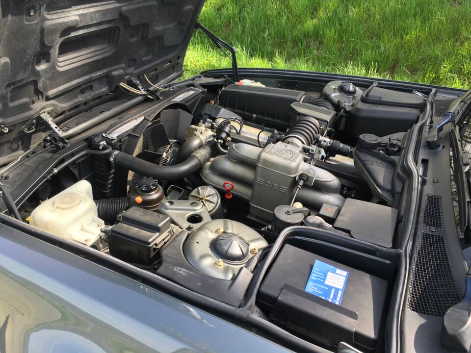 Image 3/22 of BMW 735i (1988)