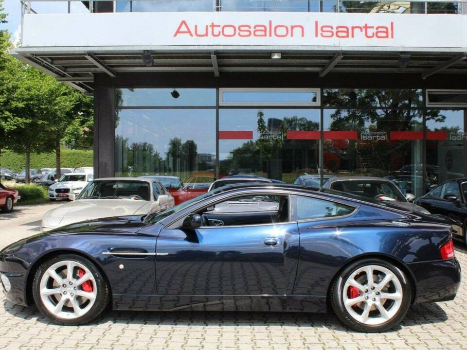 Immagine 7/15 di Aston Martin V12 Vanquish (2004)