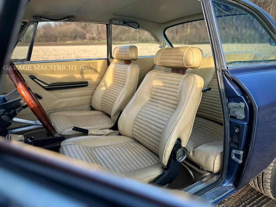 Afbeelding 4/99 van Alfa Romeo 2000 GT Veloce (1973)