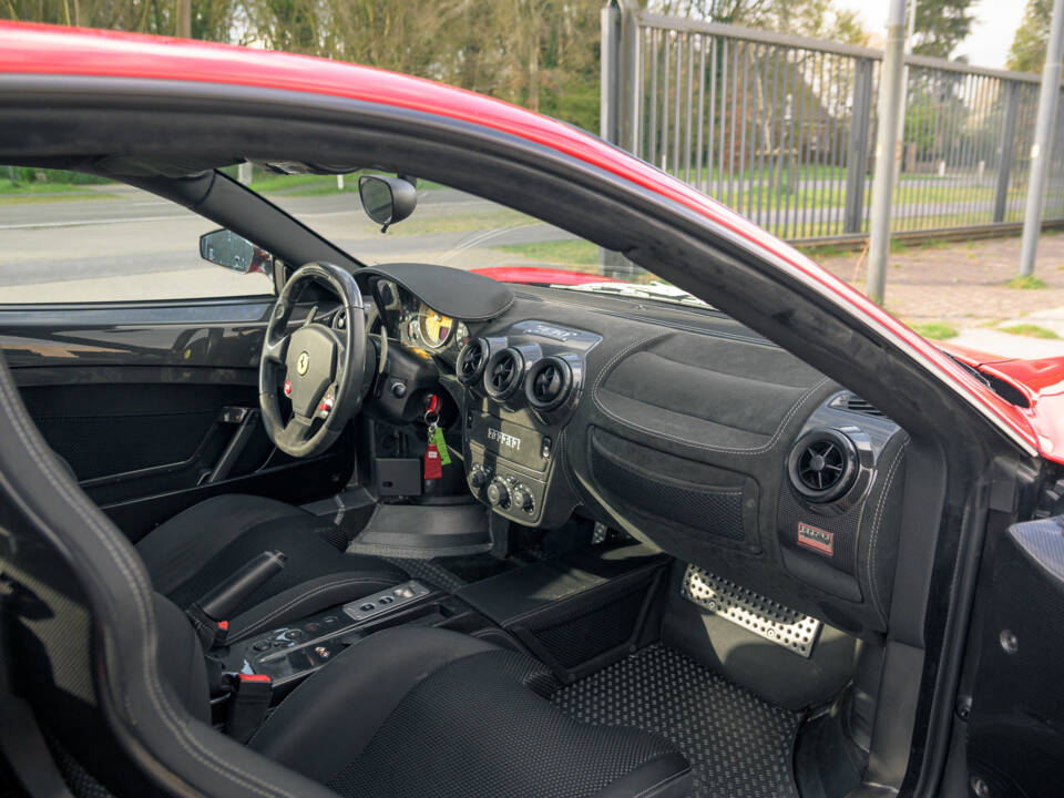 Bild 25/57 von Ferrari F 430 Scuderia (2009)