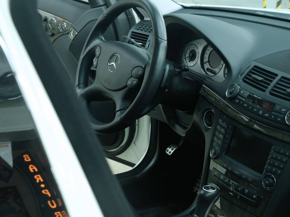 Bild 30/50 von Mercedes-Benz E 500 (2007)