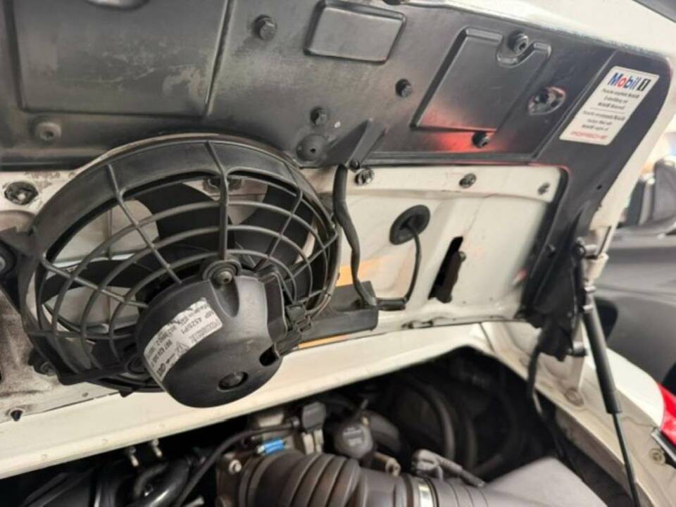 Bild 20/50 von Porsche 911 Carrera 4 (2007)