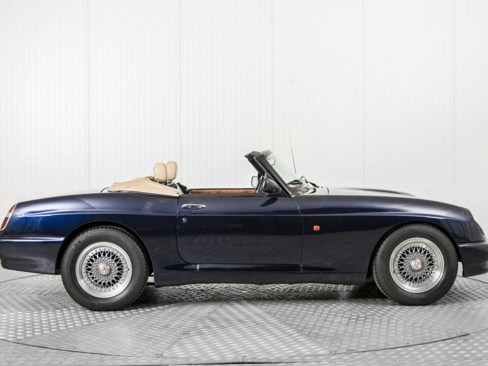 Bild 10/50 von MG RV8 (1993)