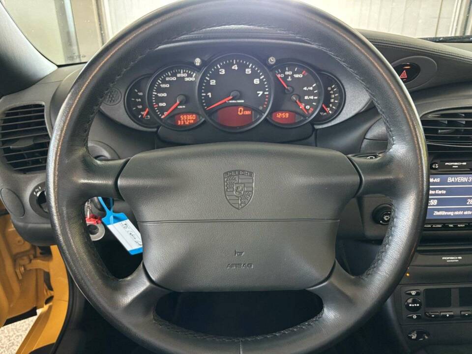 Image 15/30 of Porsche 911 Carrera (1999)