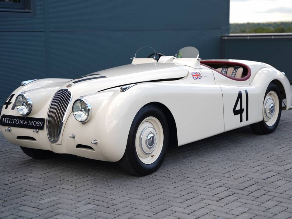 Image 11/50 of Jaguar XK 120 OTS (1950)