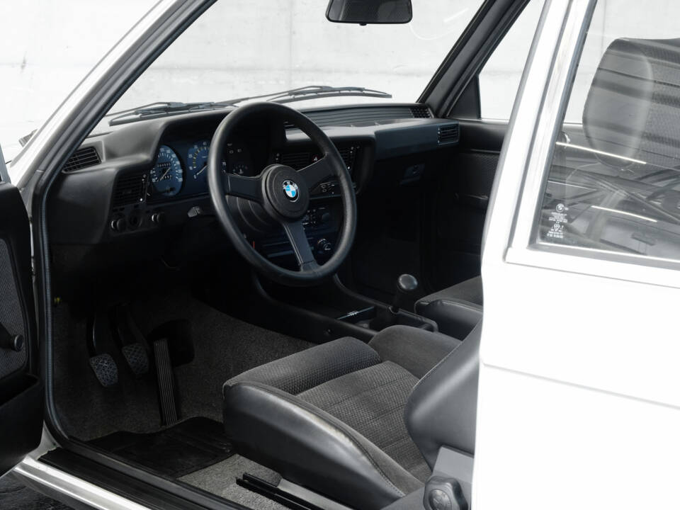 Imagen 18/24 de BMW 323i (1980)