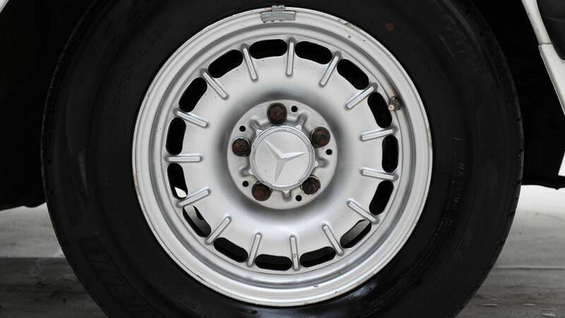 Image 11/15 de Mercedes-Benz 380 SL (1982)