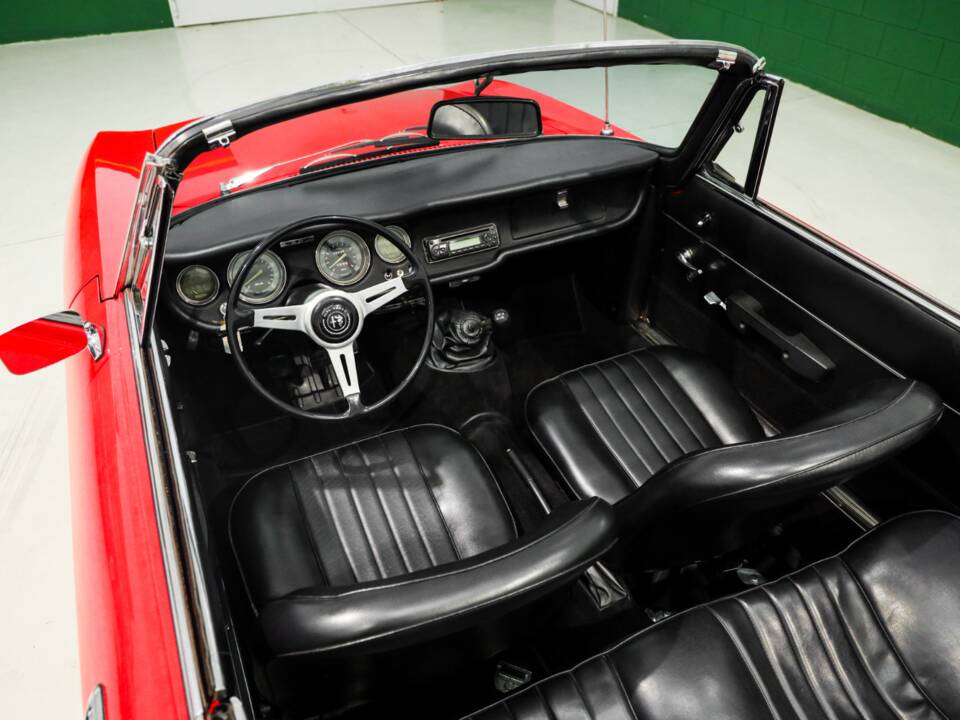 Image 26/58 of Alfa Romeo Giulia 1600 GTC (1965)