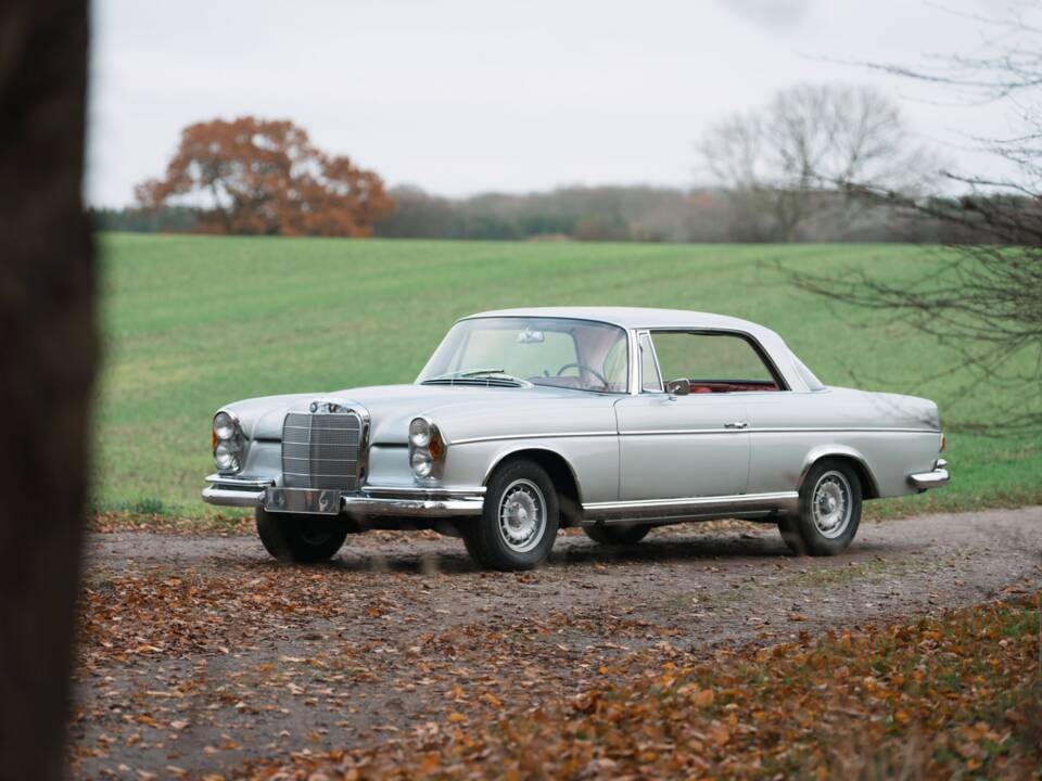 Bild 12/40 von Mercedes-Benz 300 SE (1965)
