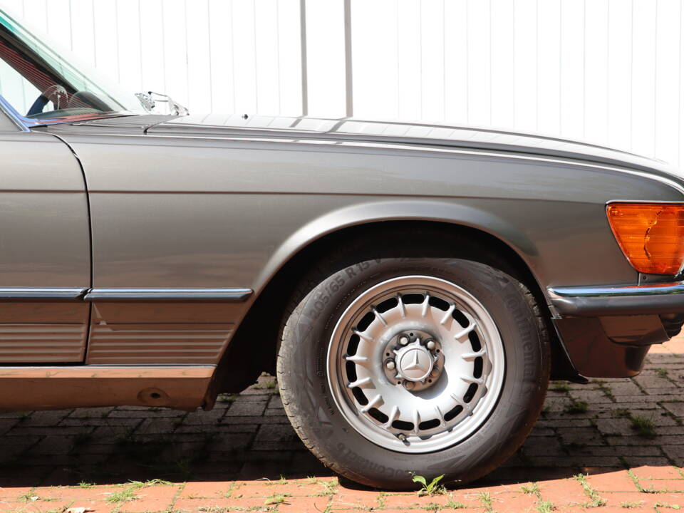 Image 40/59 of Mercedes-Benz 500 SLC (1980)