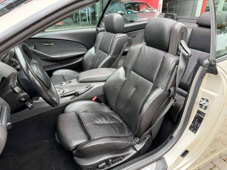 Image 12/24 of BMW 645Ci (2005)