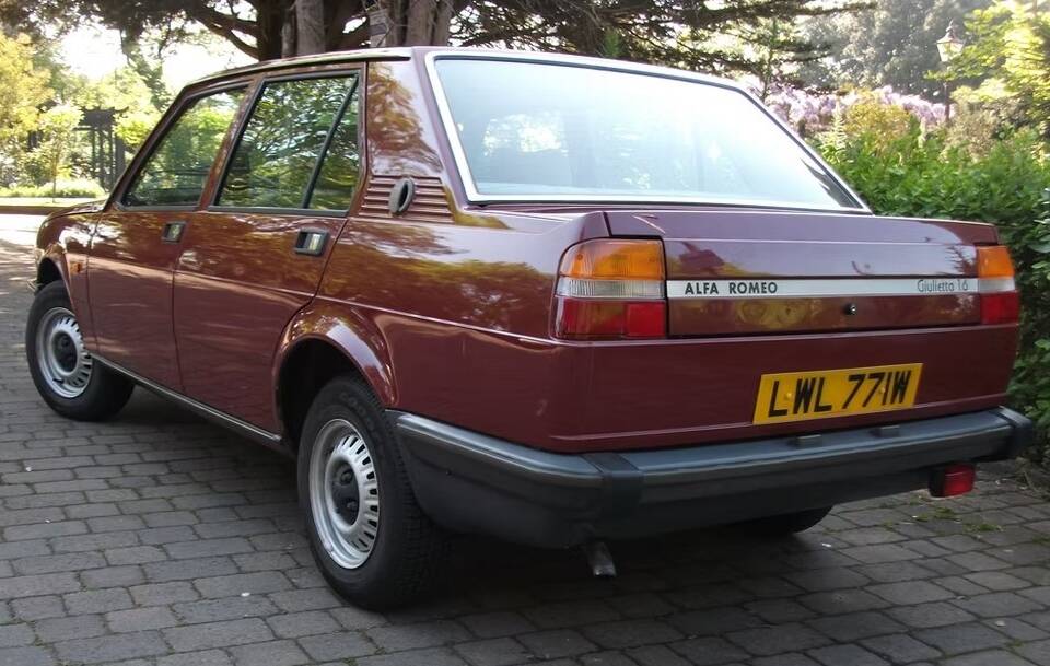 Image 3/9 of Alfa Romeo Giulietta 1.6 (1981)