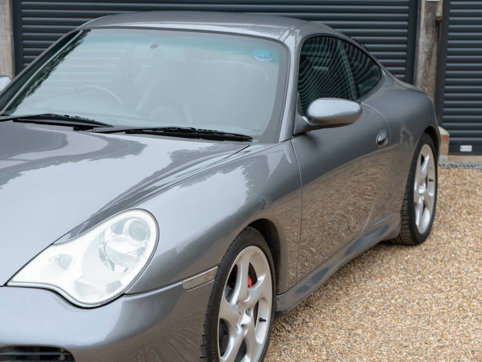 Image 8/50 of Porsche 911 Carrera 4S (2003)