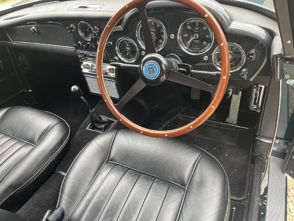 Image 21/30 de Aston Martin DB 4 (1959)