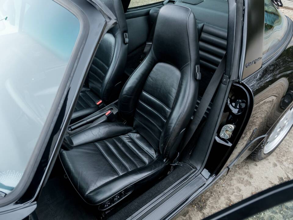 Bild 16/29 von Porsche 911 Carrera 2 (1990)