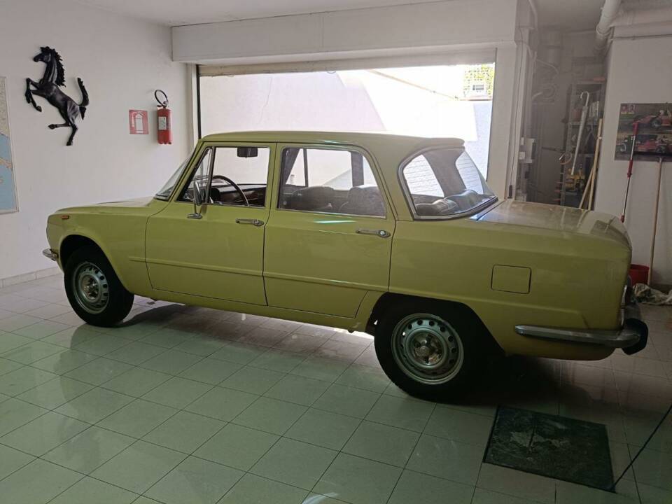 Image 24/26 de Alfa Romeo Giulia Nuova Super 1300 (1975)