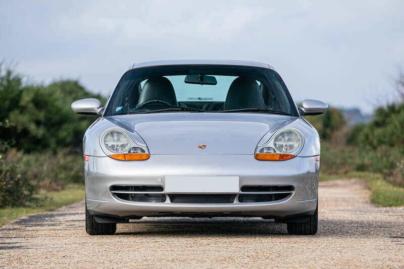 Immagine 6/39 di Porsche 911 Carrera (1998)