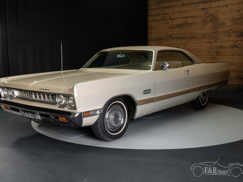 Image 2/5 of Plymouth Fury III (1969)