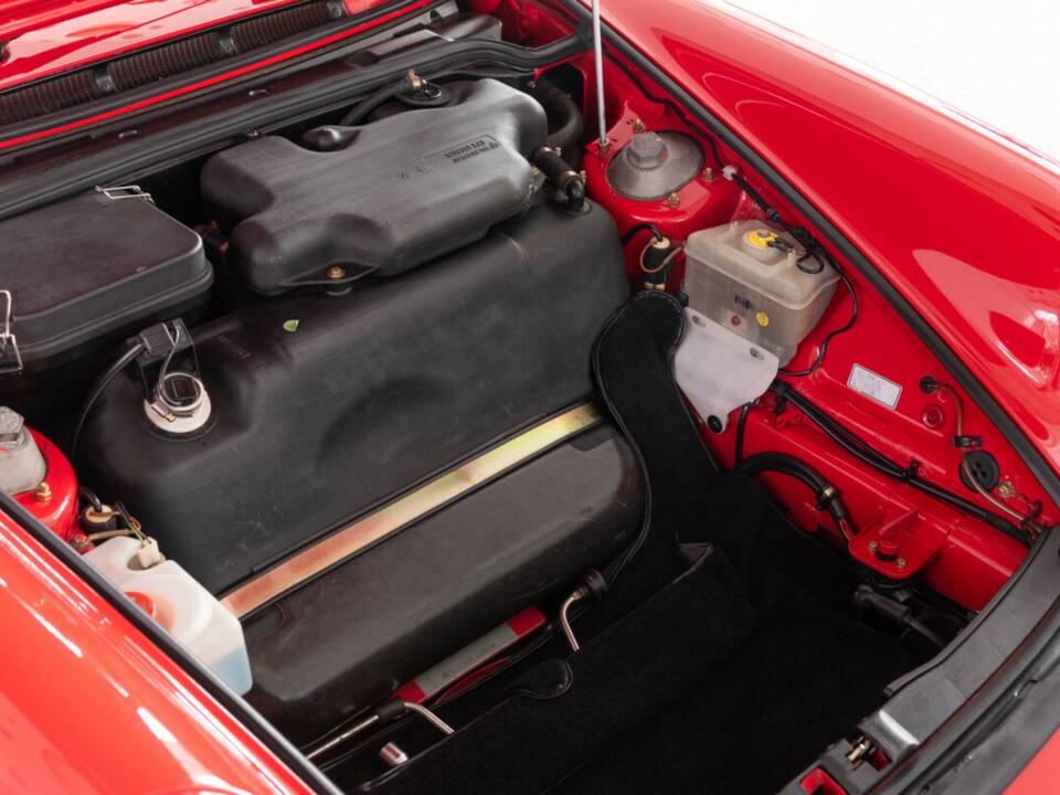 Immagine 29/34 di Porsche 911 Carrera RS (1992)