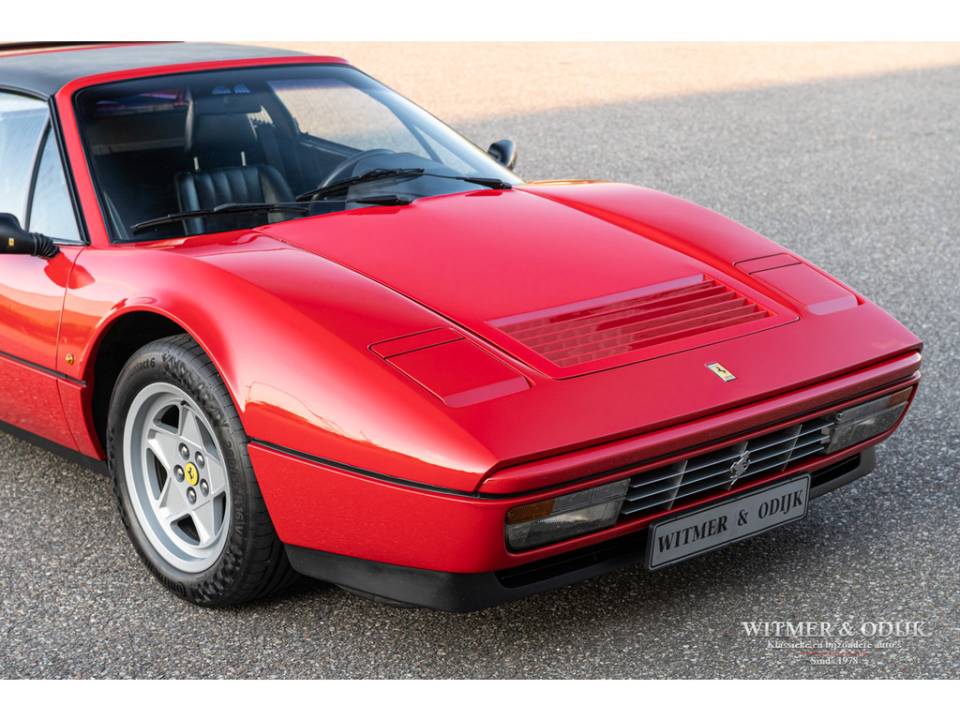 Image 13/35 de Ferrari 328 GTS (1986)