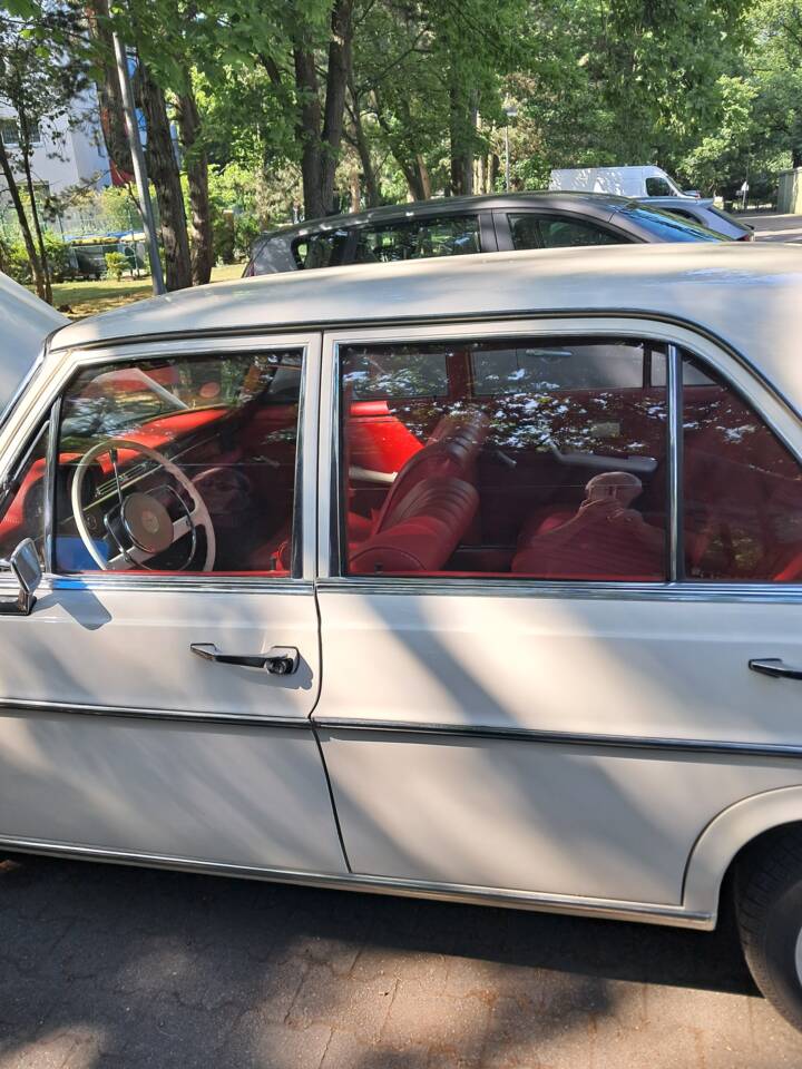 Afbeelding 4/12 van Mercedes-Benz 250 SE (1966)