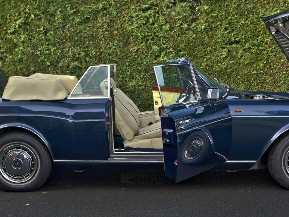 Image 24/50 of Rolls-Royce Corniche III (1990)