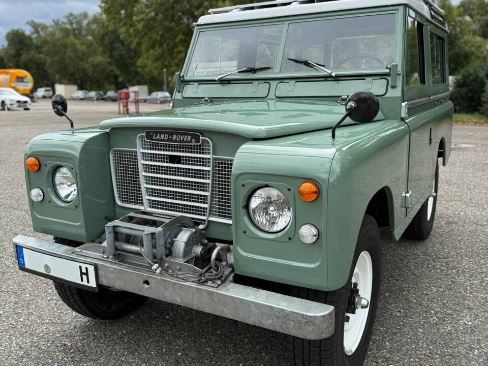 Image 3/20 of Land Rover 88 (1977)