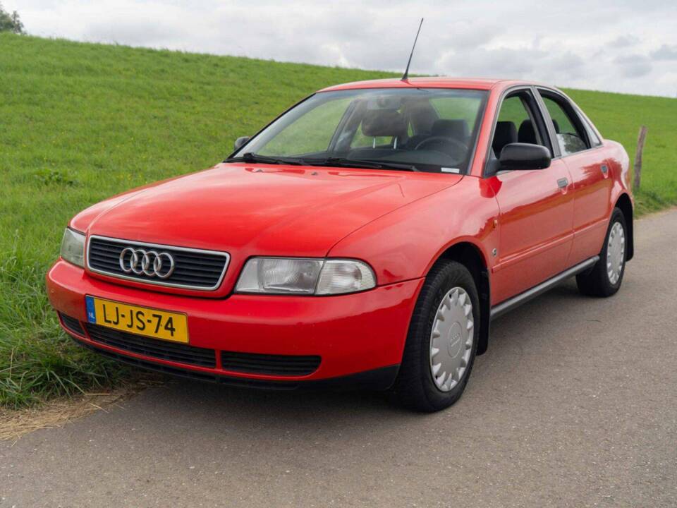 Image 1/40 de Audi A4 1.6 (1995)